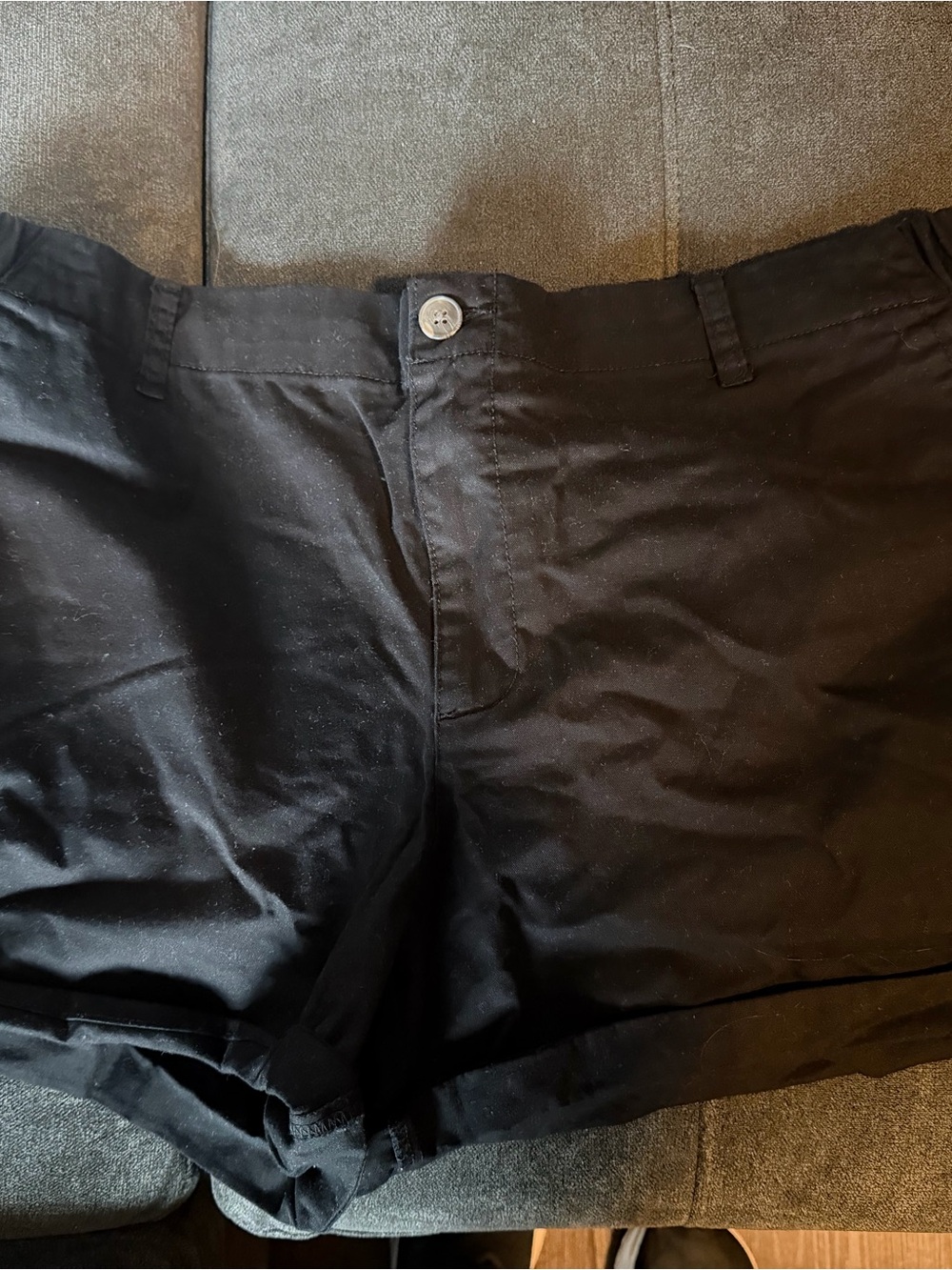 Women’s OG Cotton Blend Roll-Cuff Chino Shorts — Black